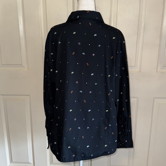 Taco Bell Employee Iconic Symbols Long Sleeve Hidden Button Down Shirt - Picture 2 of 5